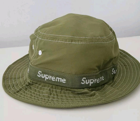 FW22 Supreme Webbing crusher gorro tipo pescador talla S/M resistente al agua verde oliva S / M