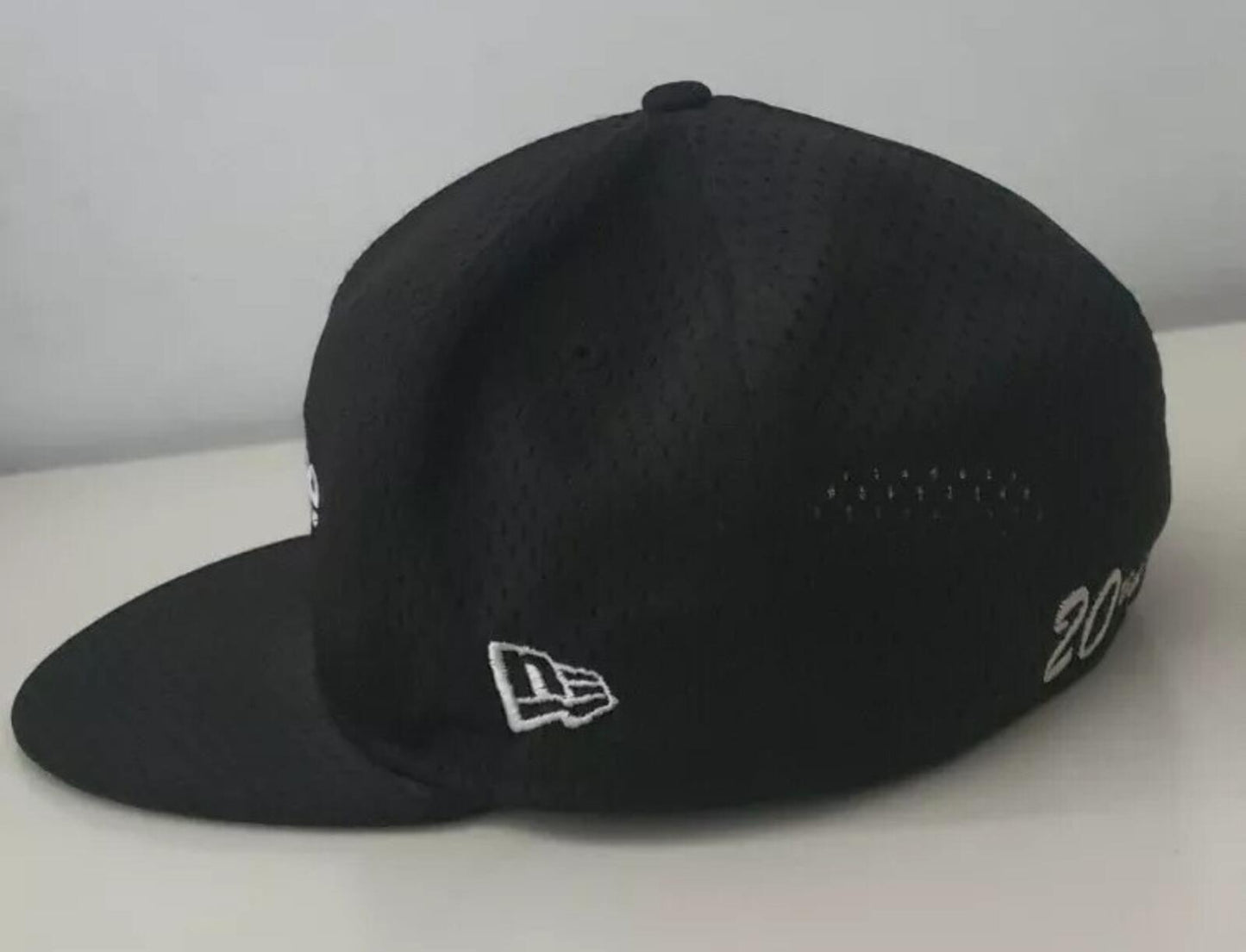 SS18 Supreme Mesh Box Logo New Era Black cap hat size 7 1/8 (56.8cm)