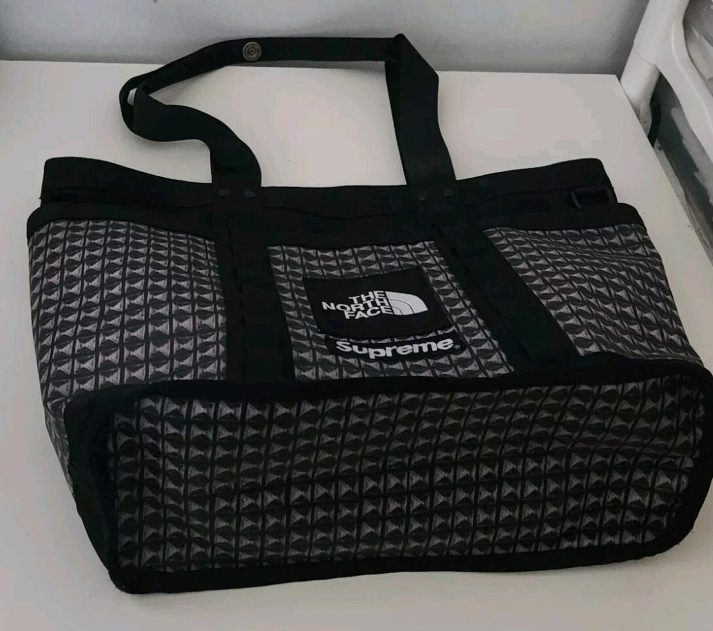 Bolso utilitario Studded Explore Supreme x The North Face SS21 TNF