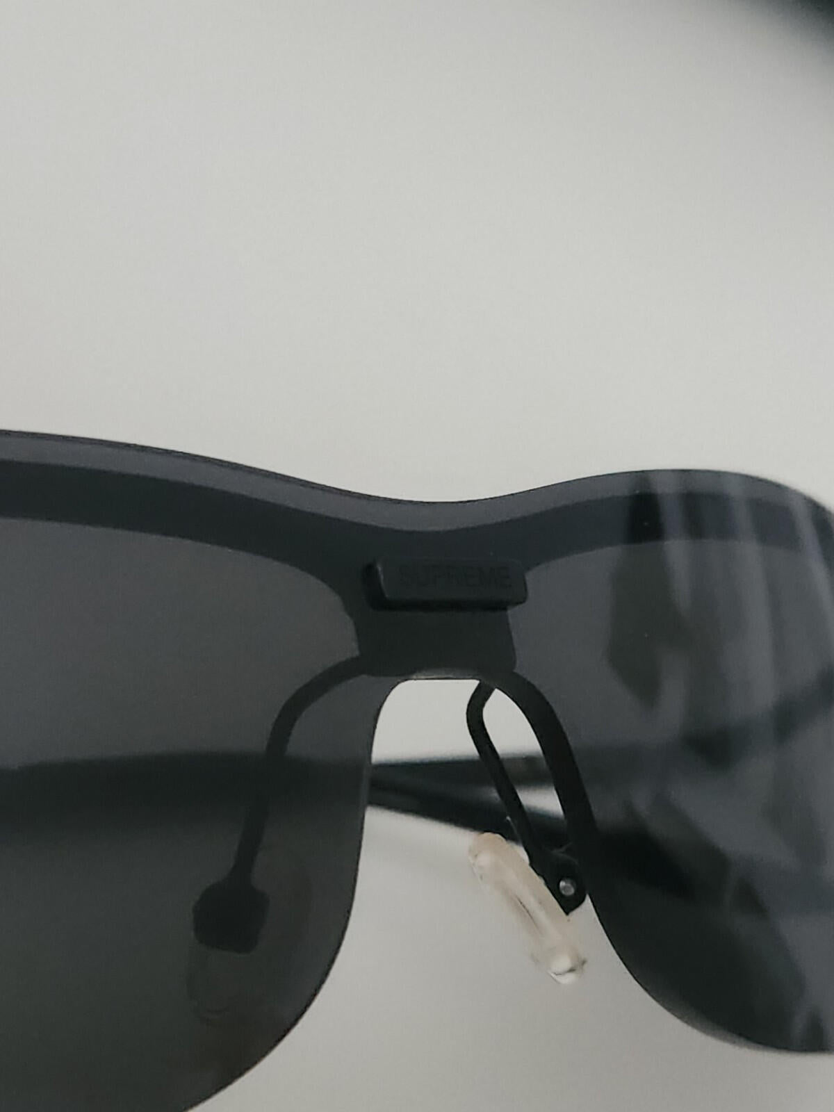 SS22 Supreme Velo Sonnenbrille Schwarz Metall hergestellt in Italien UVP £168