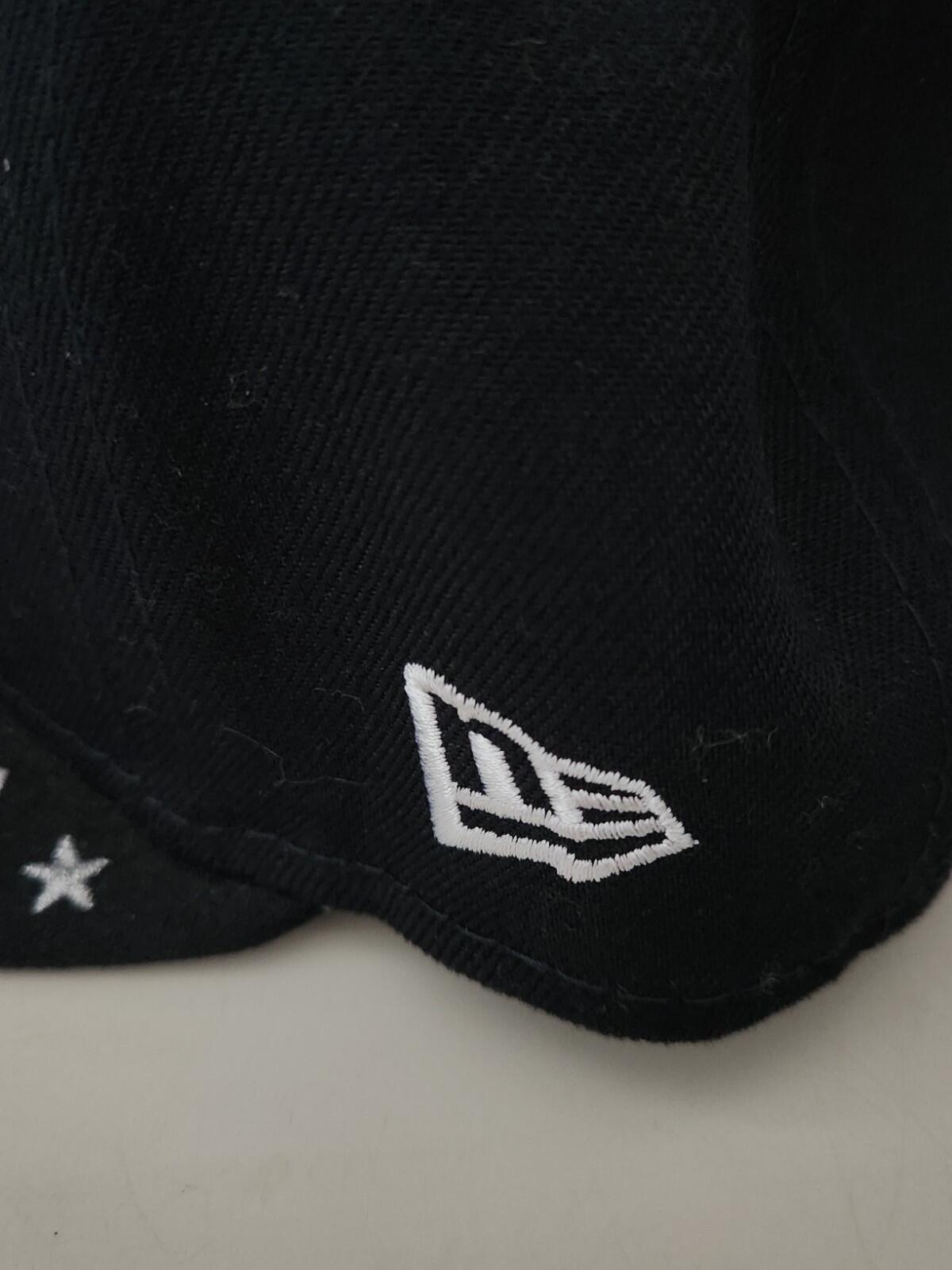 FW21 Supreme Undisputed Box Logo New Era Größe 7 1/4 Marineblau Cap Mütze Snapback Neu