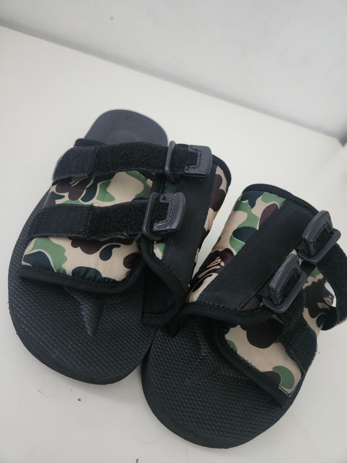 A BATHING APE Suicoke ABC Kaw-Ape £195 Schwarze Sandalen BAPE Camo Slides UK 7 US 8