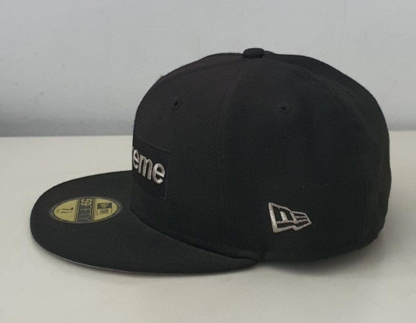 SS20 Supreme $1M box logo New Era size 7 1/8 black cap hat New with tag