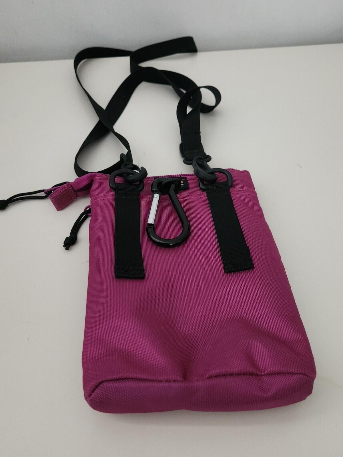 FW19 Supreme Shoulder Bag Magenta