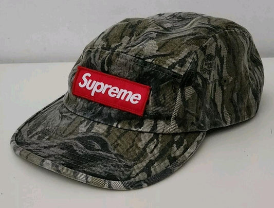 FW18 Supreme Military Camp Cap Mossy Oak Camo Hut Rotes Box-Logo