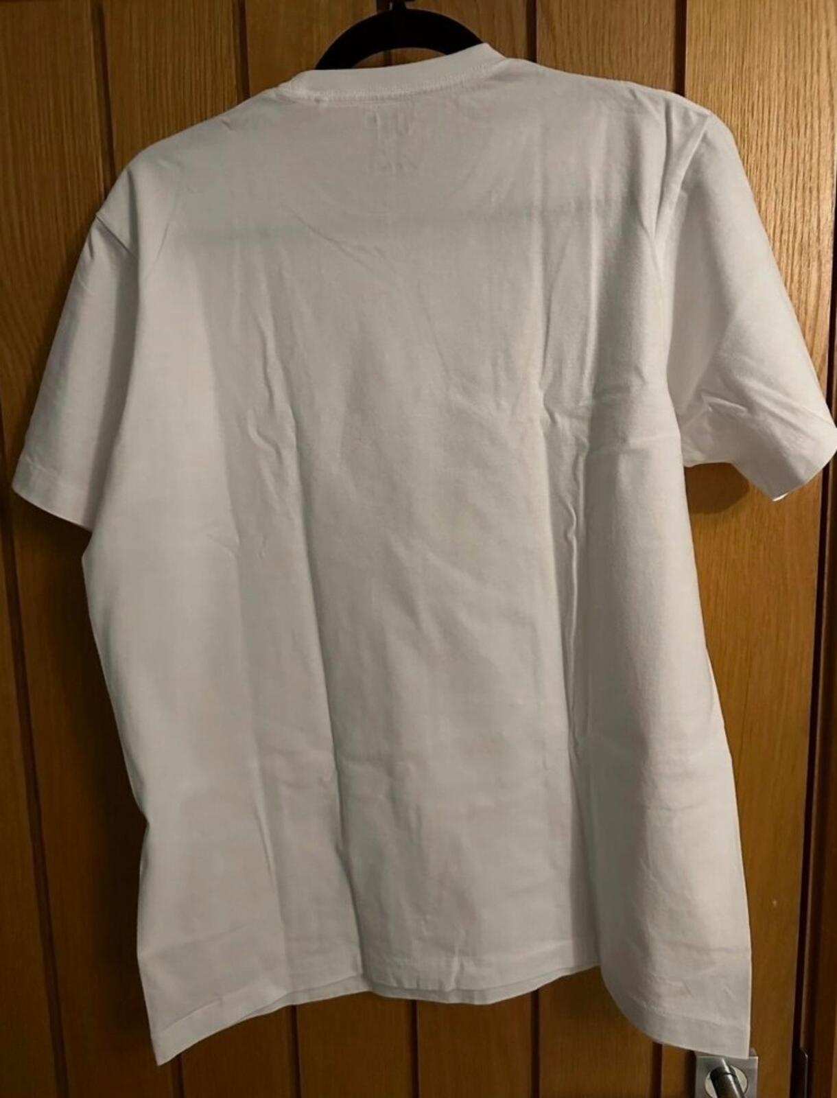SS19 Uniqlo x Kaws x Sesame Street Clean State white Tee size M medium T-shirt