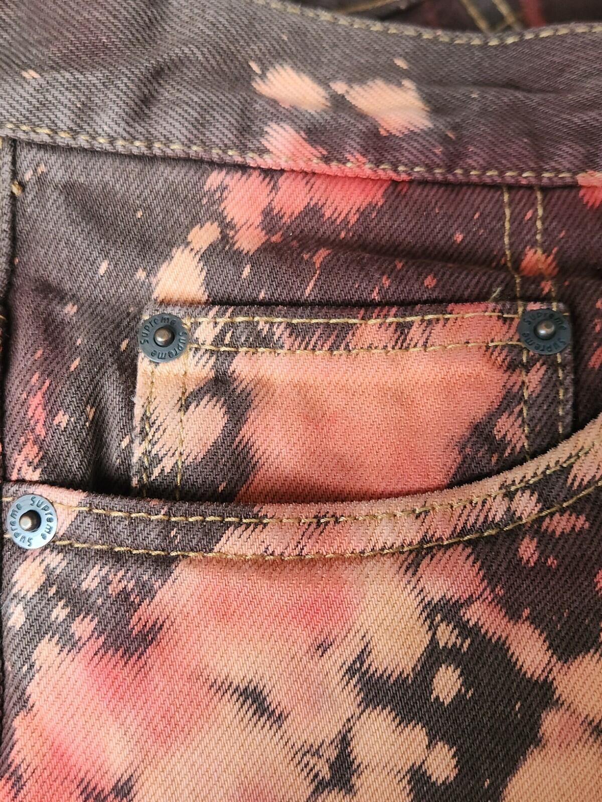 FW21 Supreme regular jean size 32 W32 L32 Bleached Red