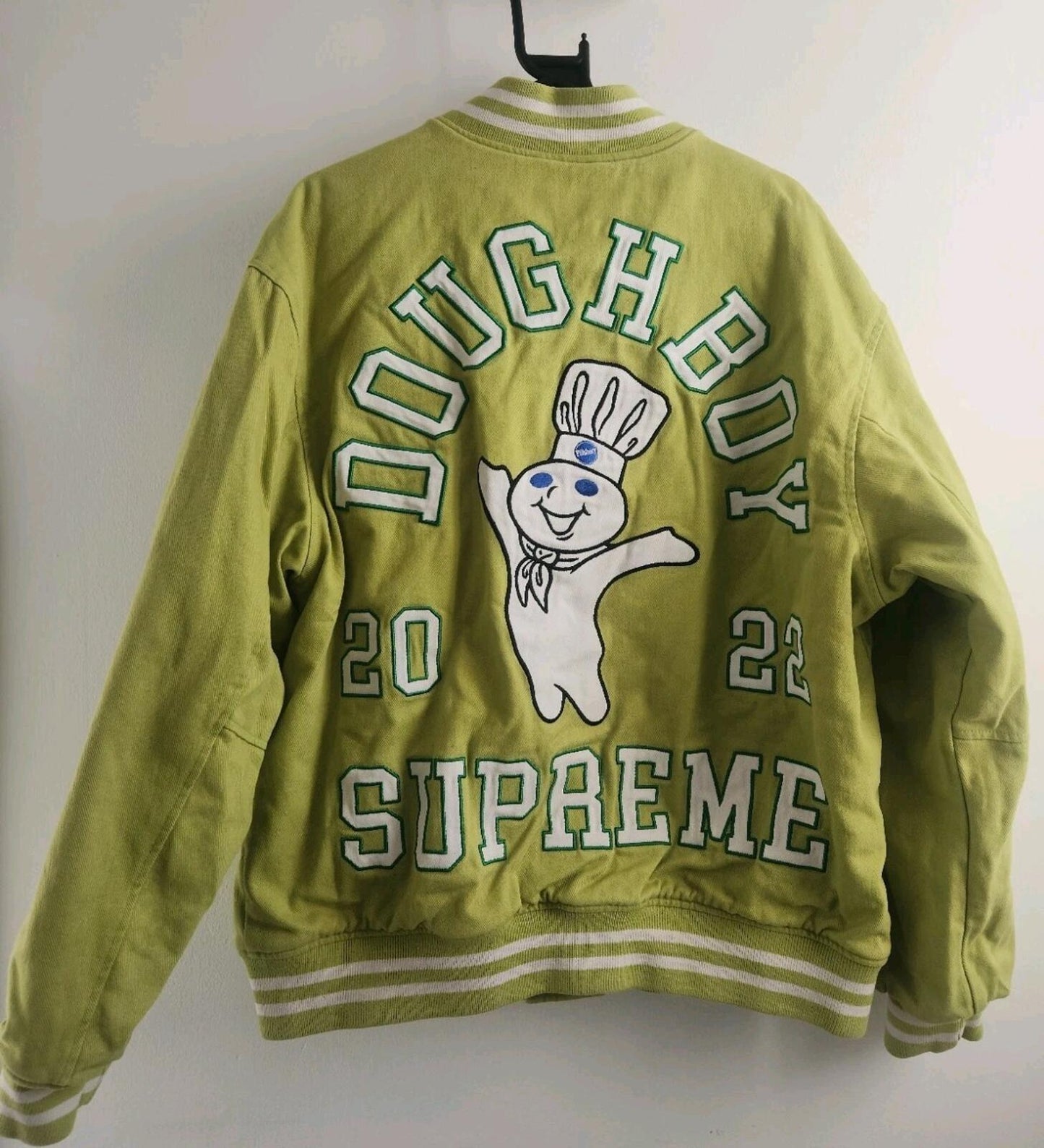 HW22 Supreme x Mitchell & Ness Doughboy Twill Varsity Jacket Grün Größe L
