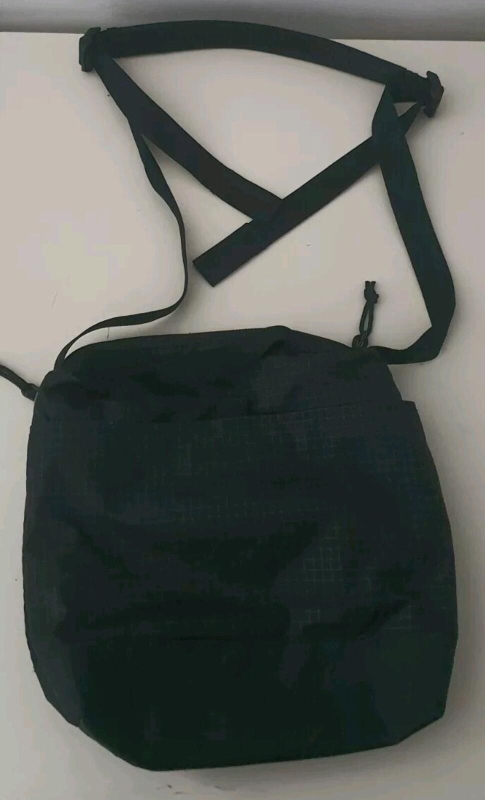 FW23 Supreme Shoulder Bag Black