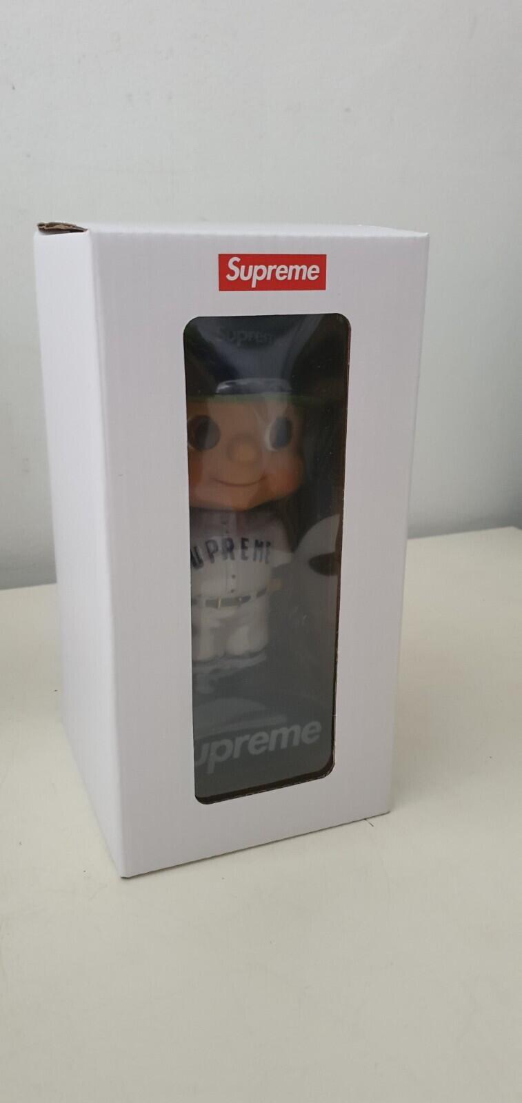 SS23 Supreme Bobblehead Blue Car Accessory Toy Figure Christmas Gift Accessory