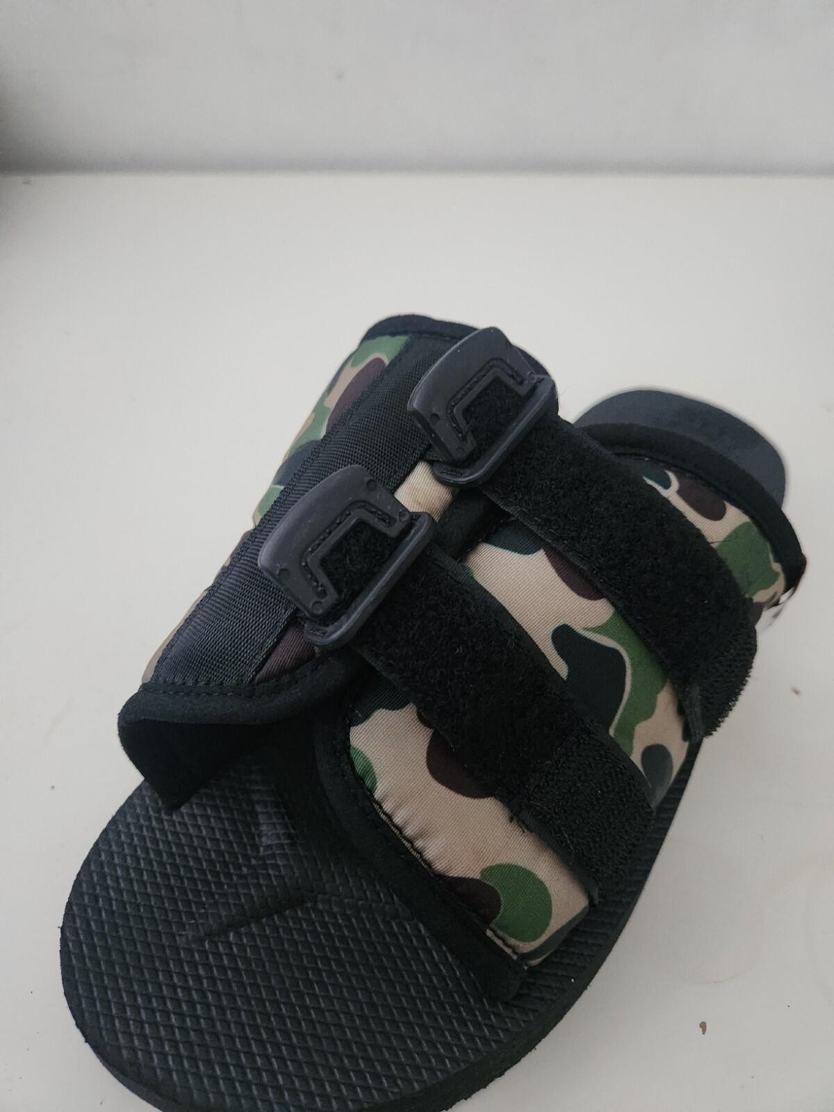 A BATHING APE Suicoke ABC Kaw-Ape £195 Schwarze Sandalen BAPE Camo Slides UK 7 US 8