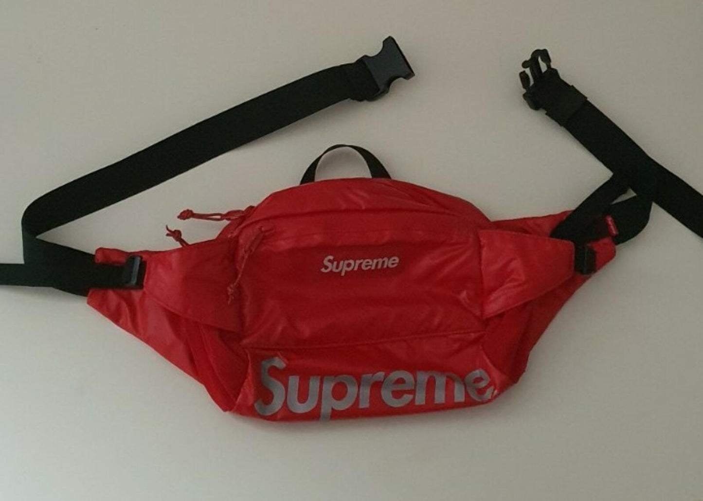 FW17 Supreme rote Gürteltasche Cordura Stoff reflektierender Schriftzug Hüfttasche