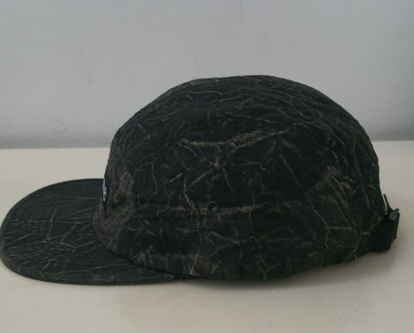 Gorra tipo militar Supreme Acid SS13 negra