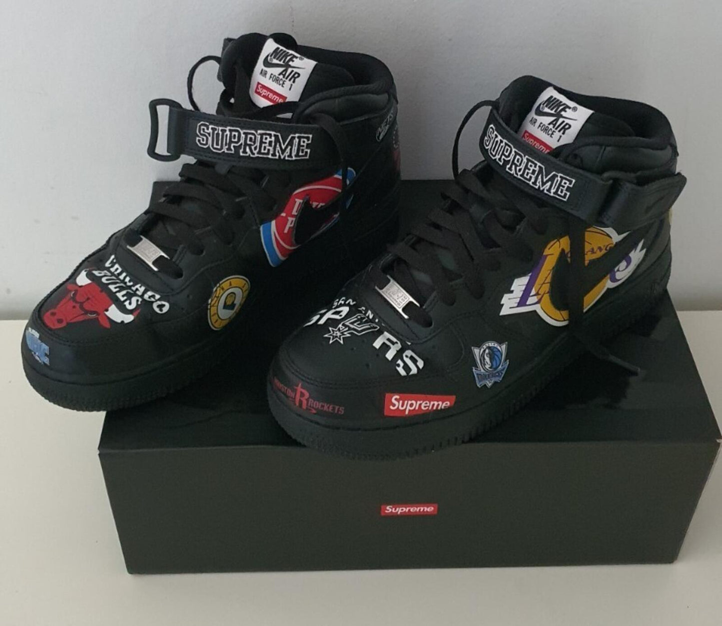 SS18 Supreme Nike Air Force 1 Mid Trainers Schwarz Größe US 8 UK 7 EUR 41 lot NBA