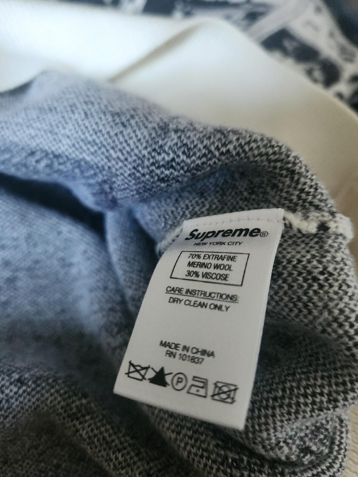 FW18 Supreme Newsprint Pullover Merinowolle Weiß Größe S