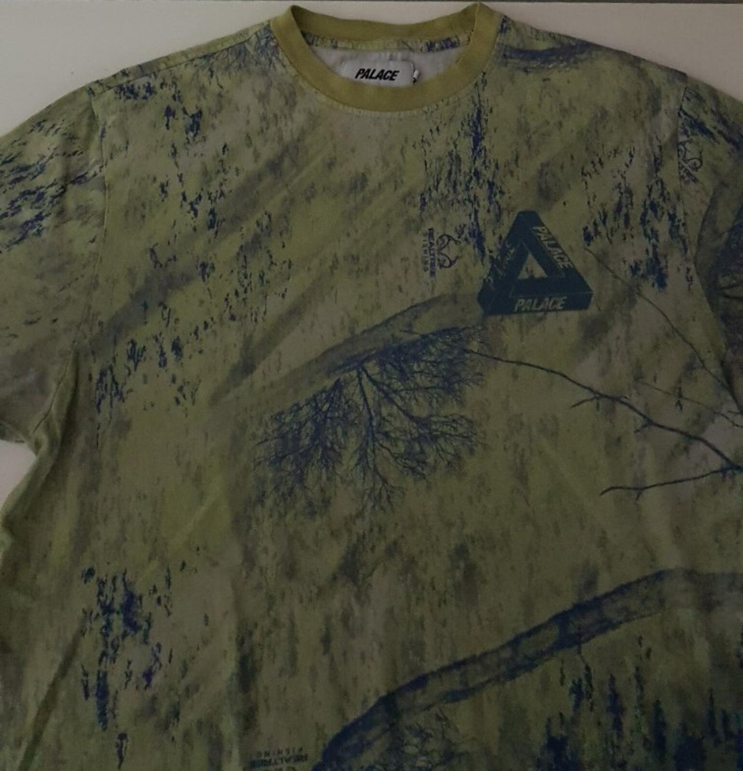 SS19 Palace Fishing Tee green Realtree T-shirt size L large tri ferg