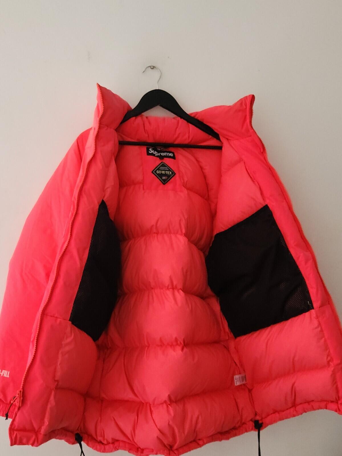 FW20 Supreme GORE-TEX 700-Fill down Parka M Medium jacket Waterproof Bright Red
