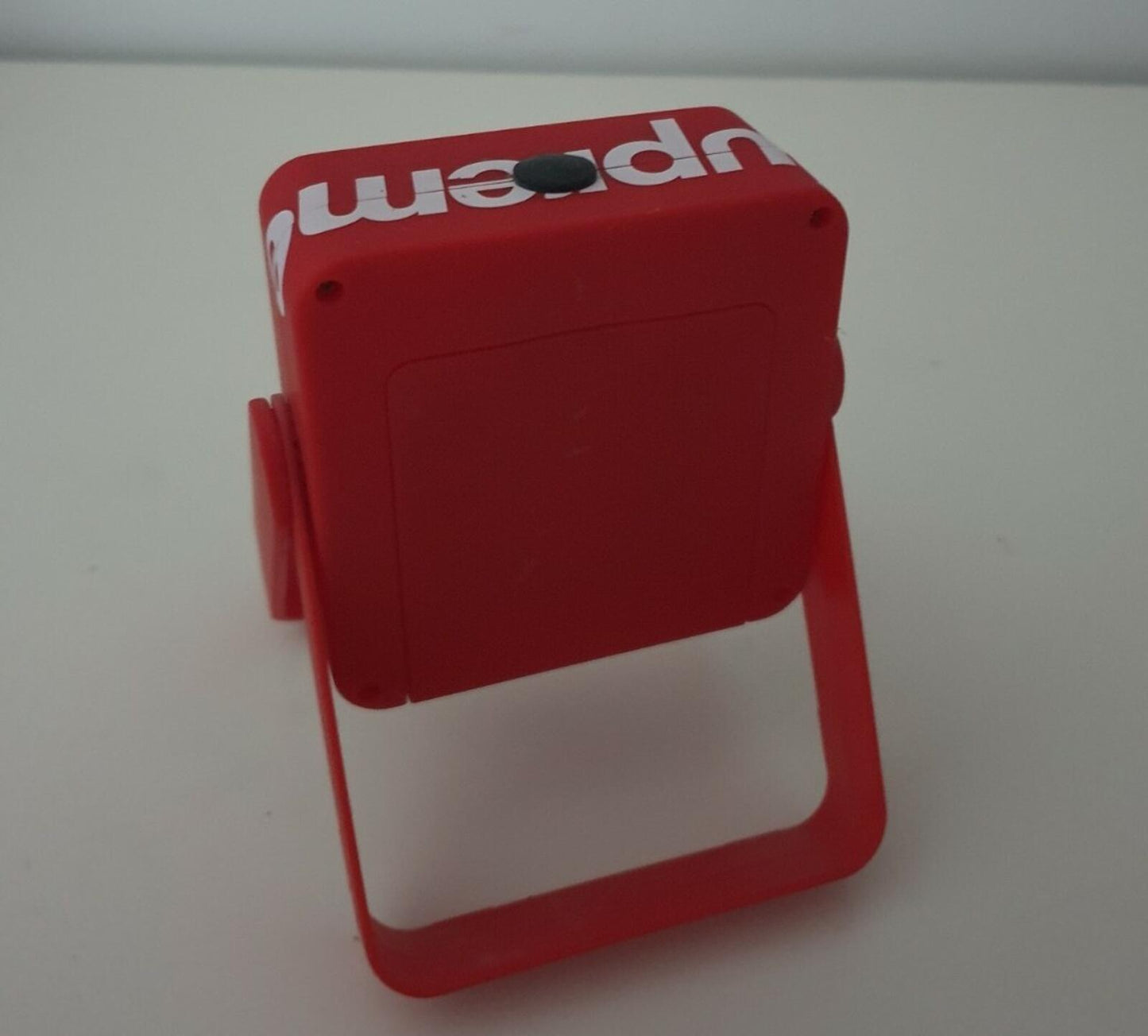 FW18 Supreme Magnetic Kickstand Light Portable LED red