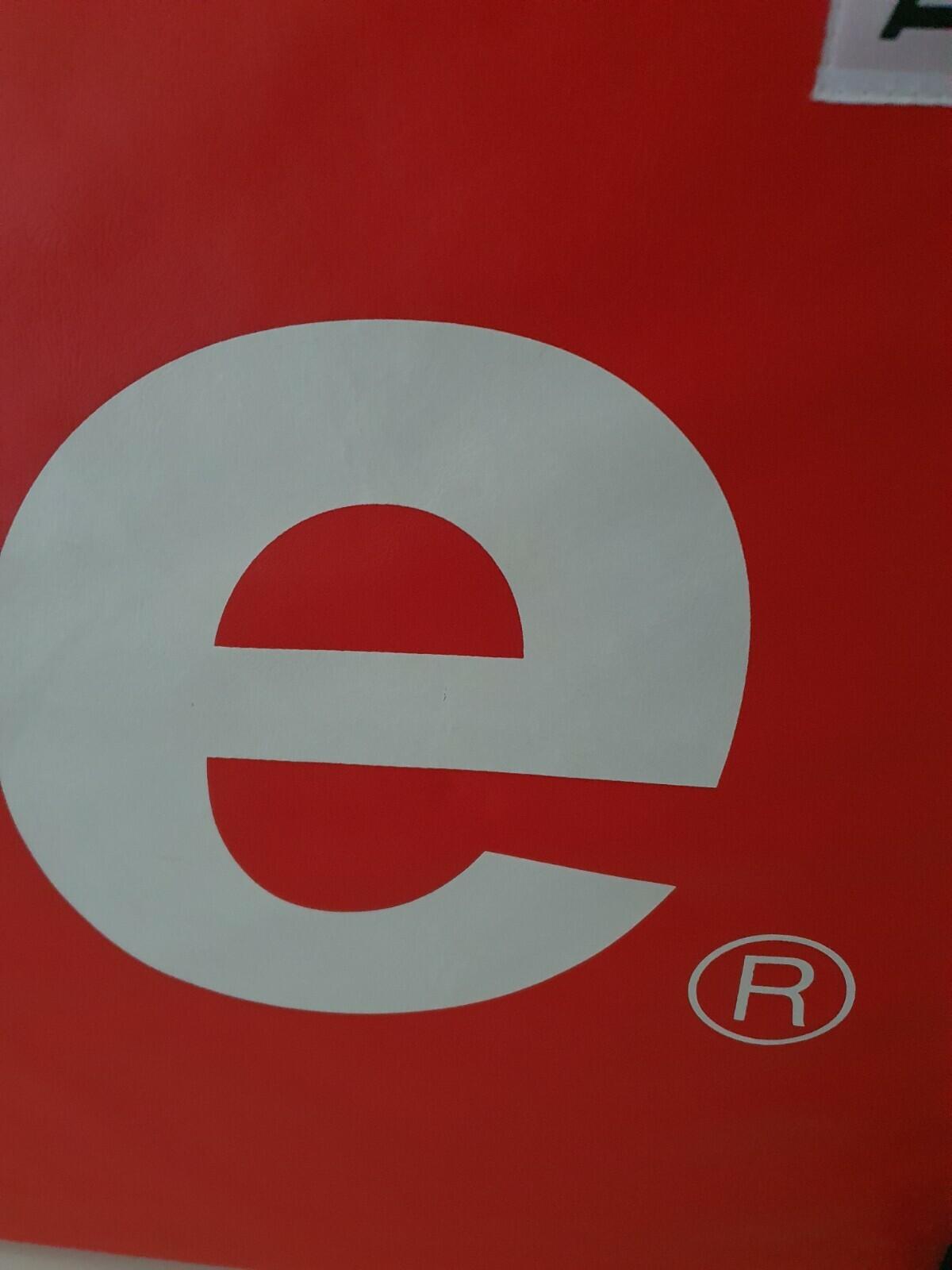 FW17 Supreme x Everlast Folding Exercise Mat Red