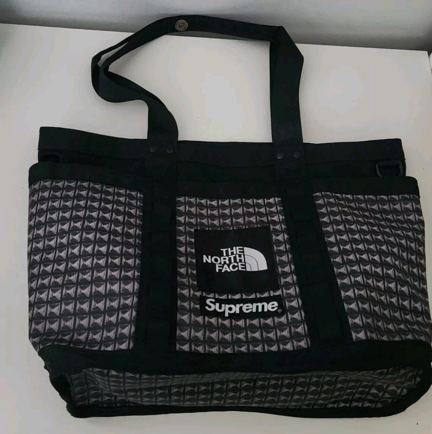 Bolso utilitario Studded Explore Supreme x The North Face SS21 TNF