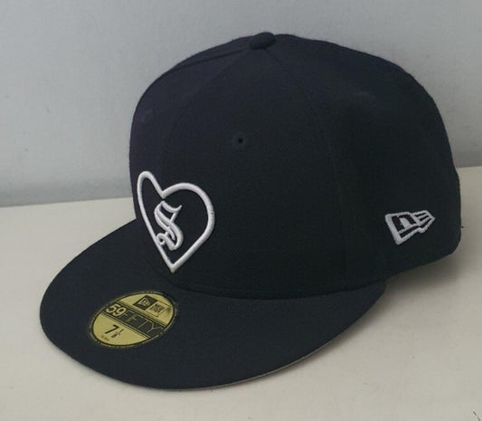 Gorra con visera plana FW17 Supreme Heart New Era talla 7 1/8 azul marino