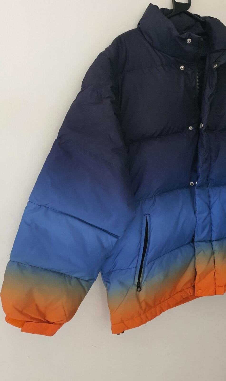Chaqueta acolchada SS18 Supreme Gradient Puffy grande resistente al agua azul marino plumón de pato