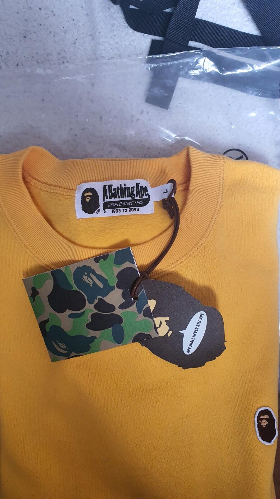 A BATHING APE Bape head one point Crewneck RRP £199 yellow