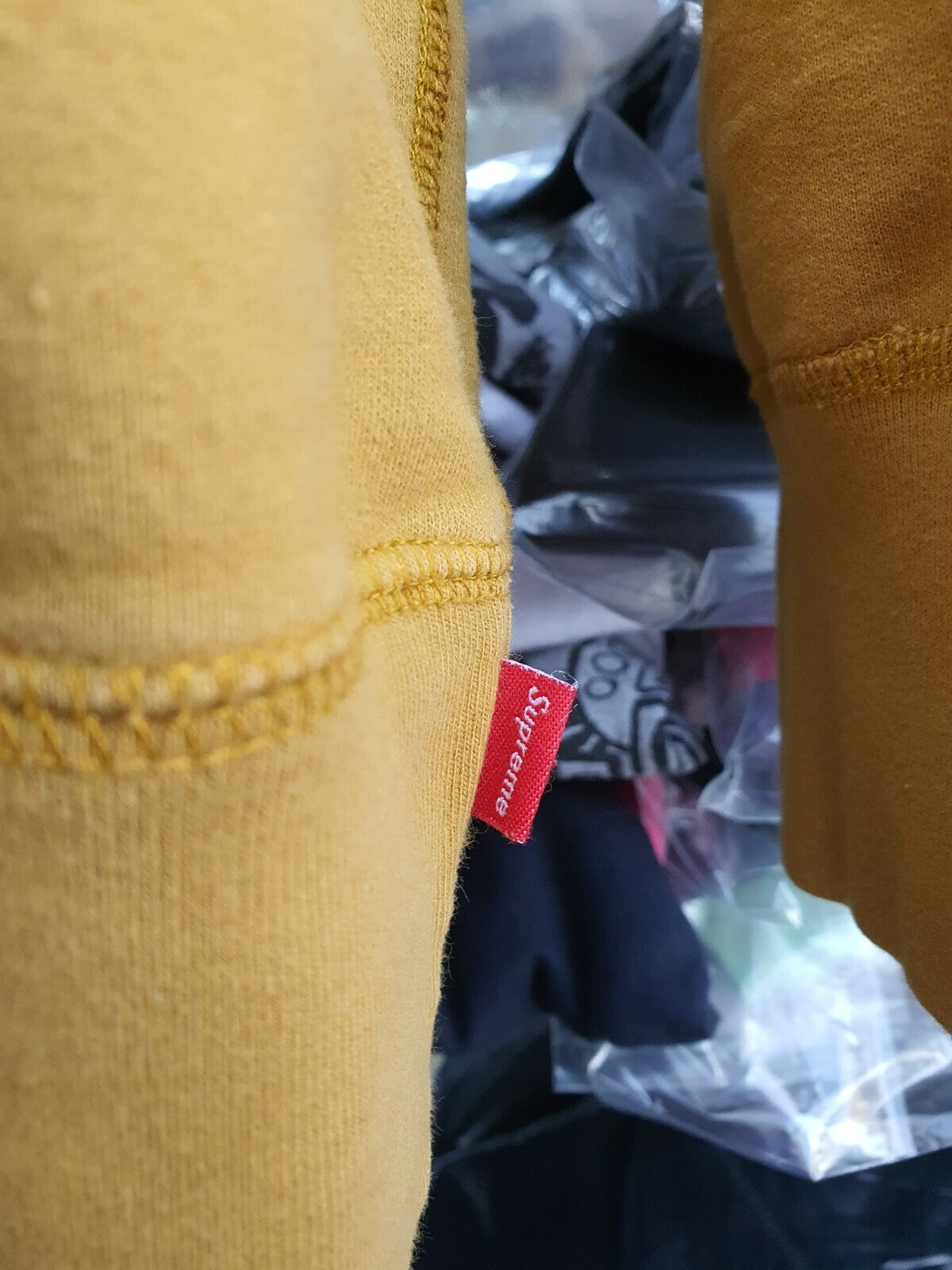 SS14 Supreme Menace II Society Crewneck Senf Größe M