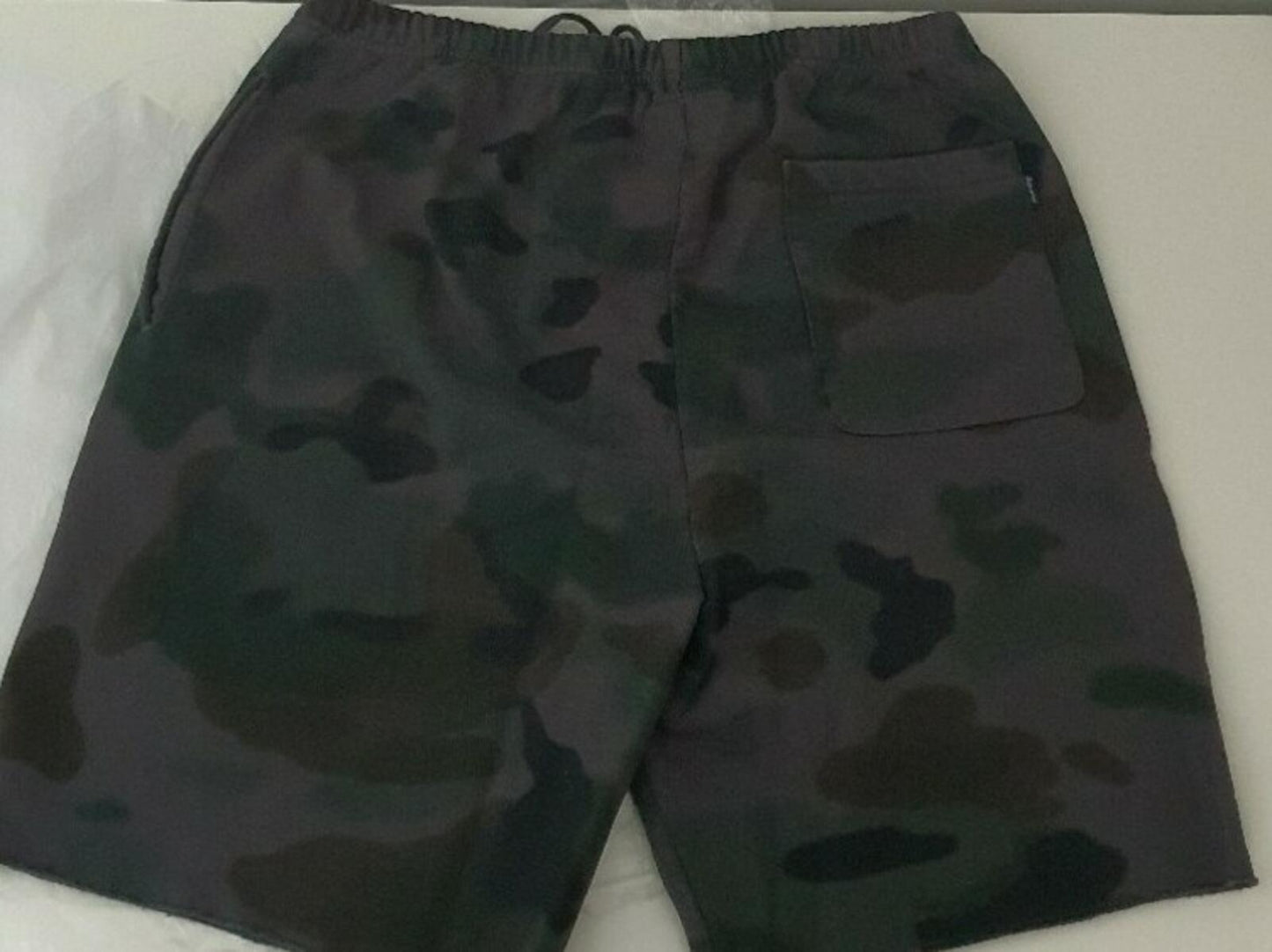 SS20 Supreme Overdyed Sweatshort Black Painted Camo Größe S