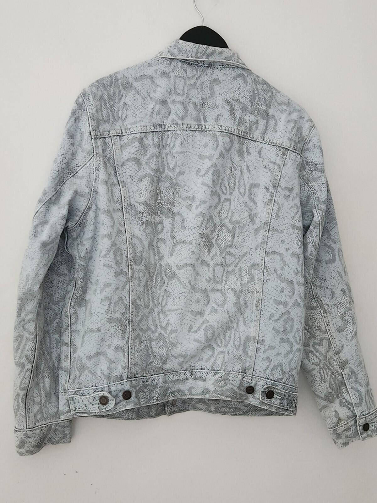 FW17 Supreme x LEVI'S Snakeskin Trucker Jacket Light Blue M Medium Levis Denim