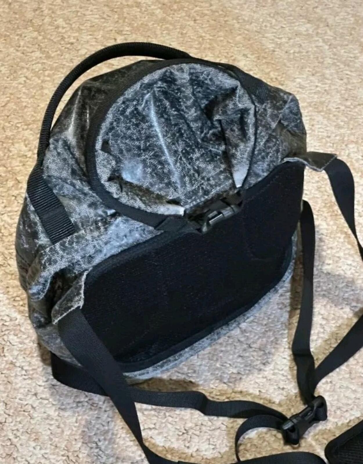 FW20 Supreme Waterproof Reflective Speckled Shoulder Bag Black