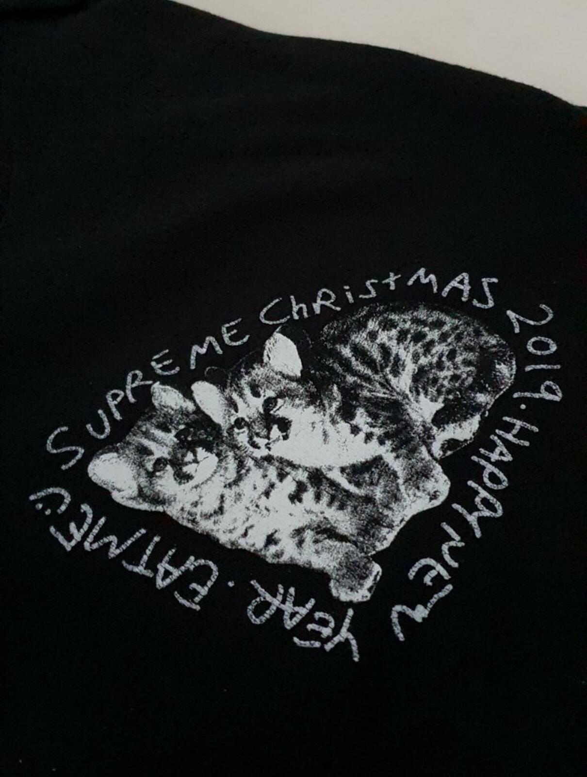 FW19 Supreme Eat me Tee schwarzes T-Shirt Größe L large cats Weihnachten frohes neues Jahr