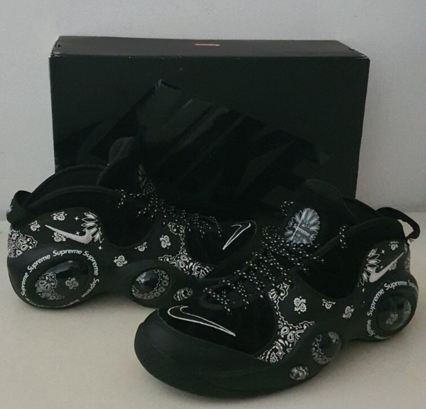 SS22 Supreme Nike Air Zoom Flight 95 SP Black UK 7.5 US 8.5 EUR 42 Bandana lot