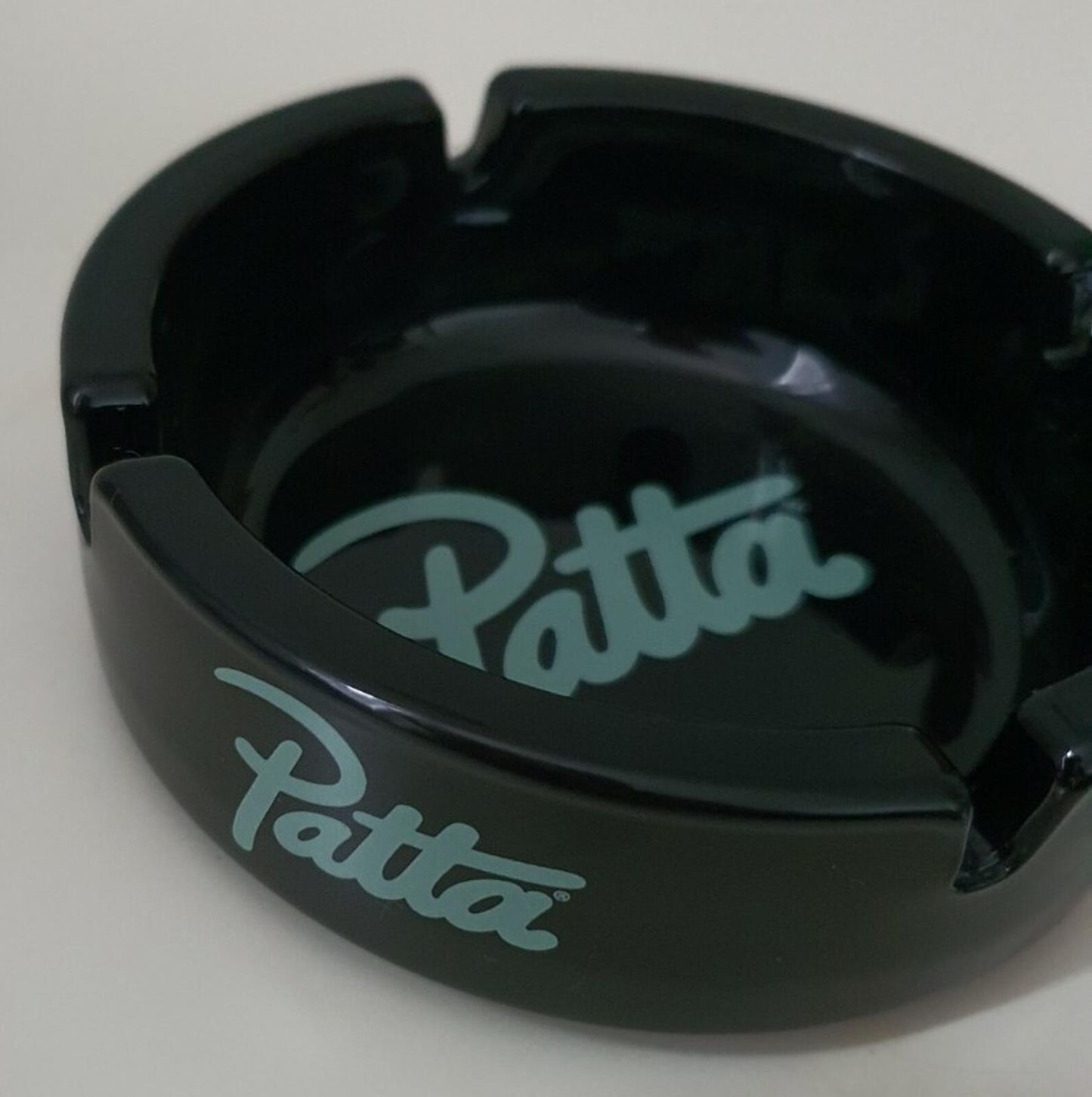 SS18 PATTA Ash ceramic Ashtray Black Green Accessory