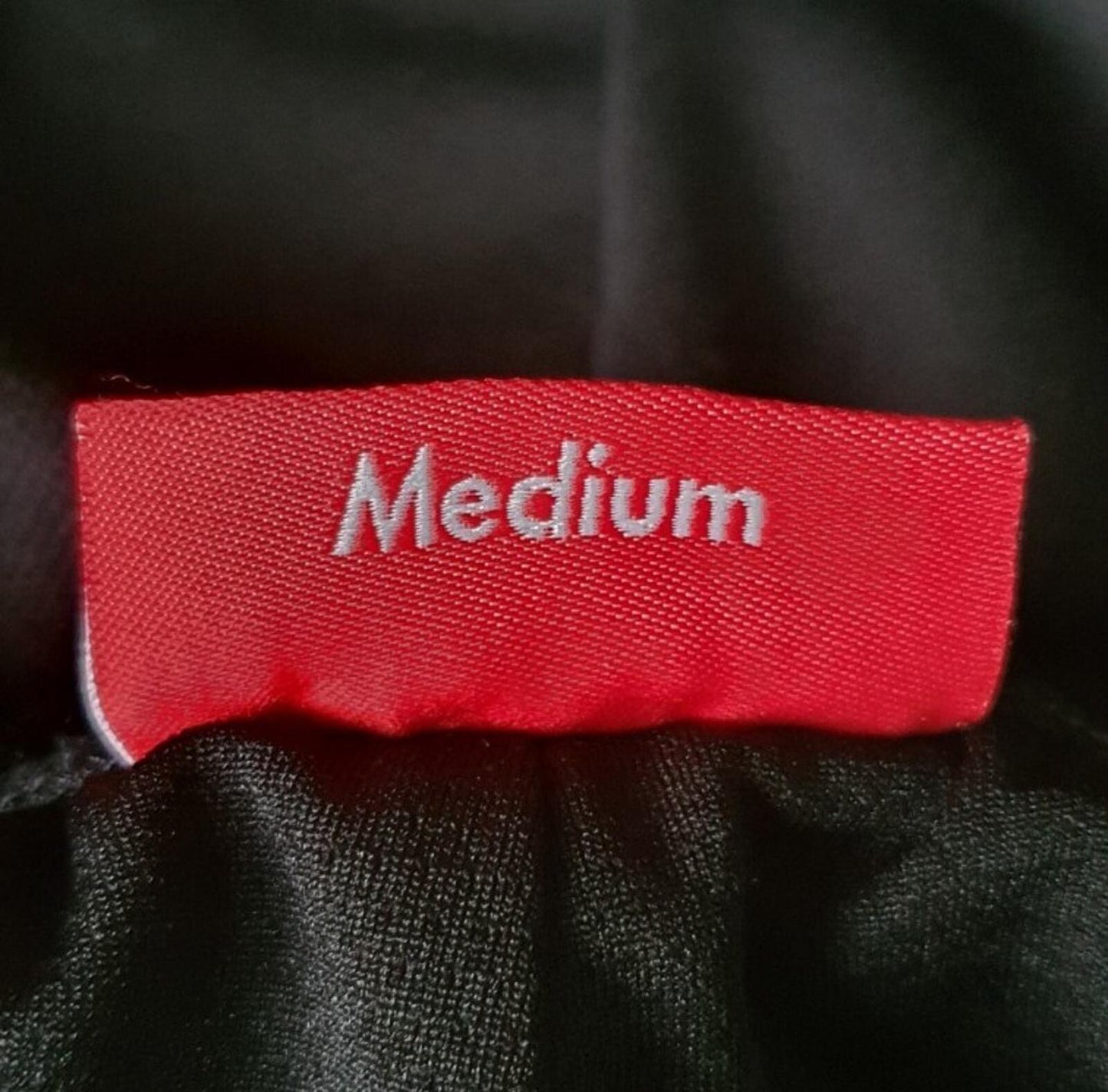SS19 Supreme Barbed Wire Athletic red short size M Medium shorts