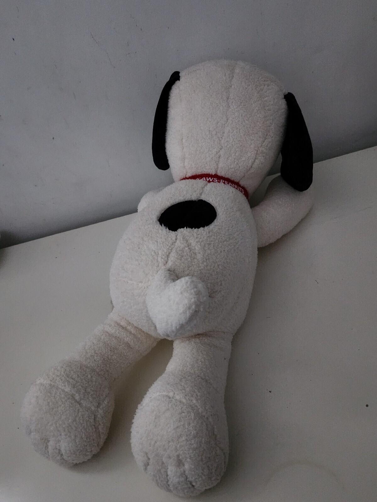 KAWS x UNIQLO x Peanuts Snoopy Plüschtier (Mittel) von 2017 Hund Neu Weiß