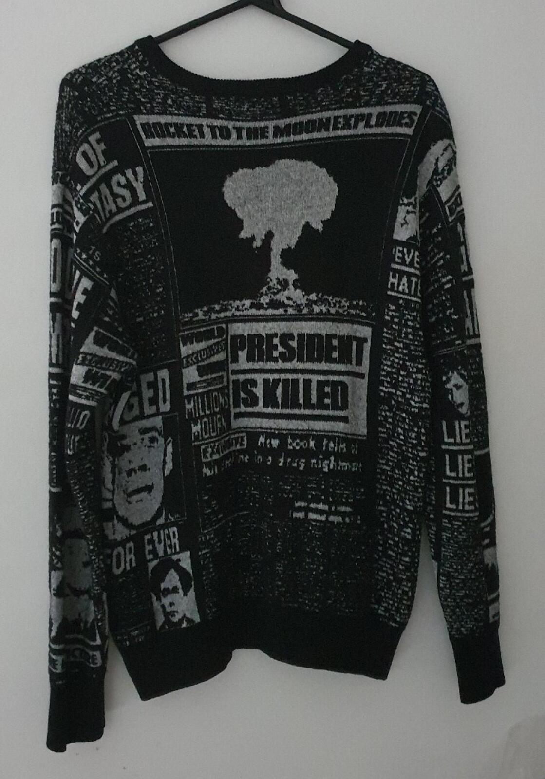 FW18 Supreme Newsprint schwarzer Pullover Größe M mittlerer Jumper Zeitung Merinowolle