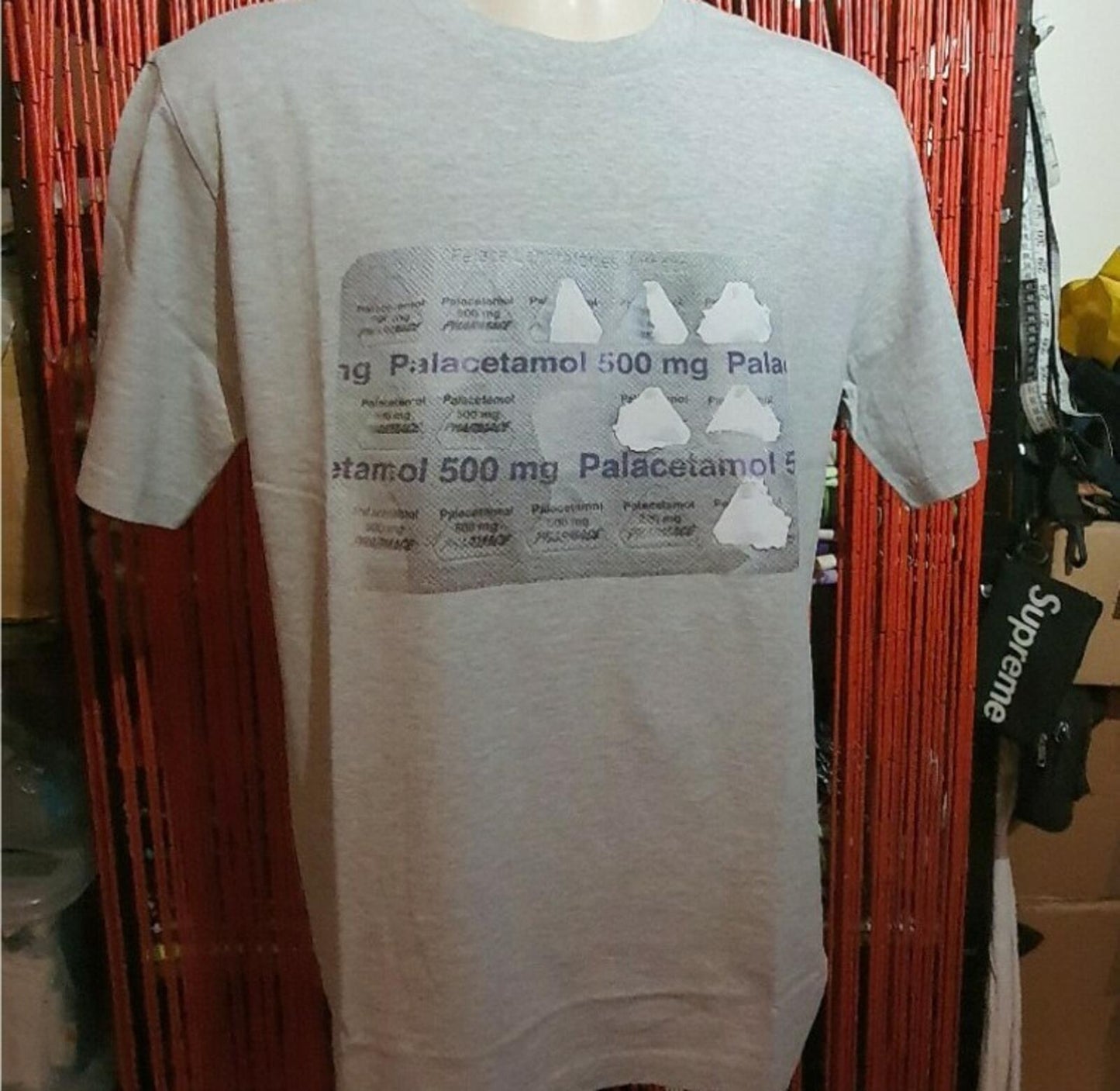 AW17 Palace Palacetamol tee size S grey T-shirt