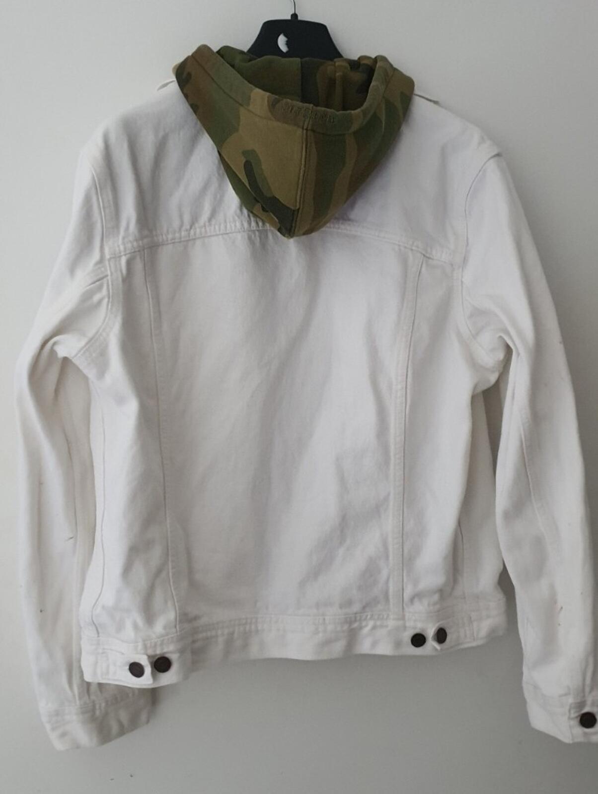 SS17 Supreme x Levis Fleece Hood trucker jacket size M medium white camo Levi's