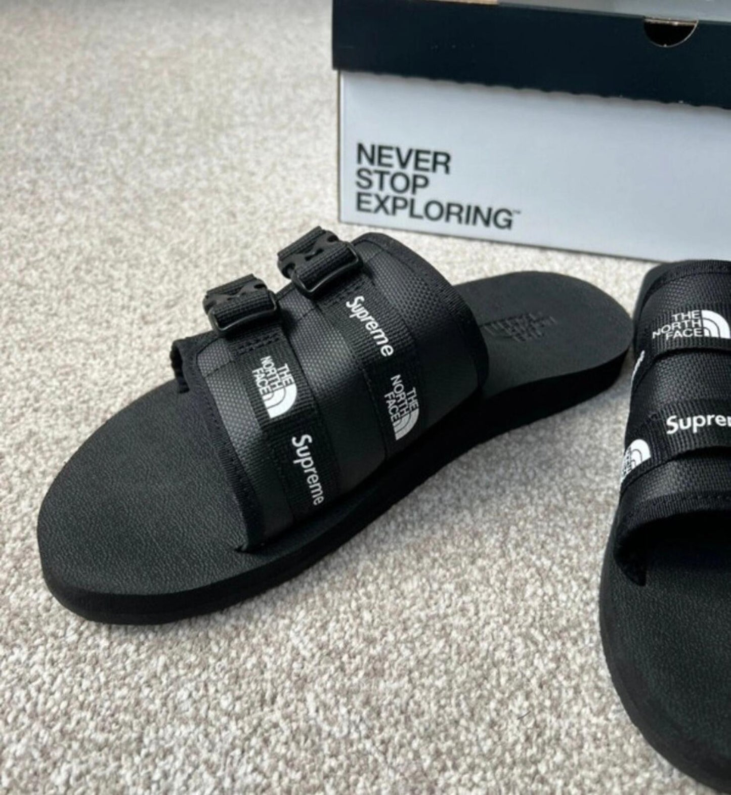 SS22 Supreme The North Face Sandalias de trekking y chanclas negras Talla UK 8 US 9 EU 42
