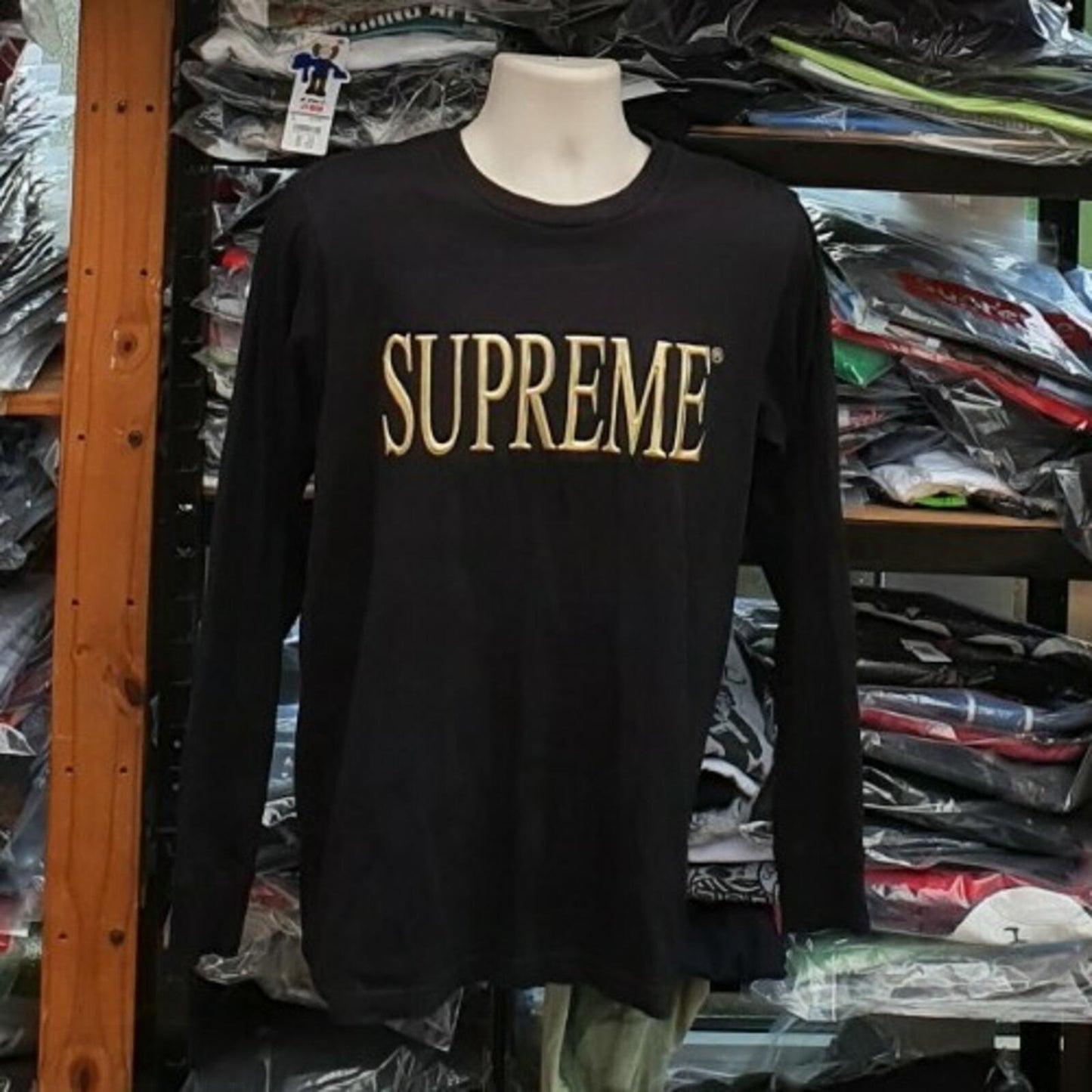 FW16 Supreme Gold Logo Top Black Size M