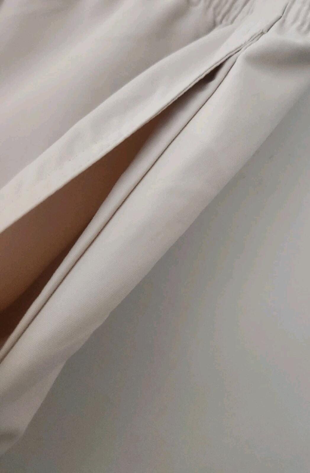 HW22 Supreme Warm Up Hose Stone Größe S klein Nylonhose Wasserabweisend Neu