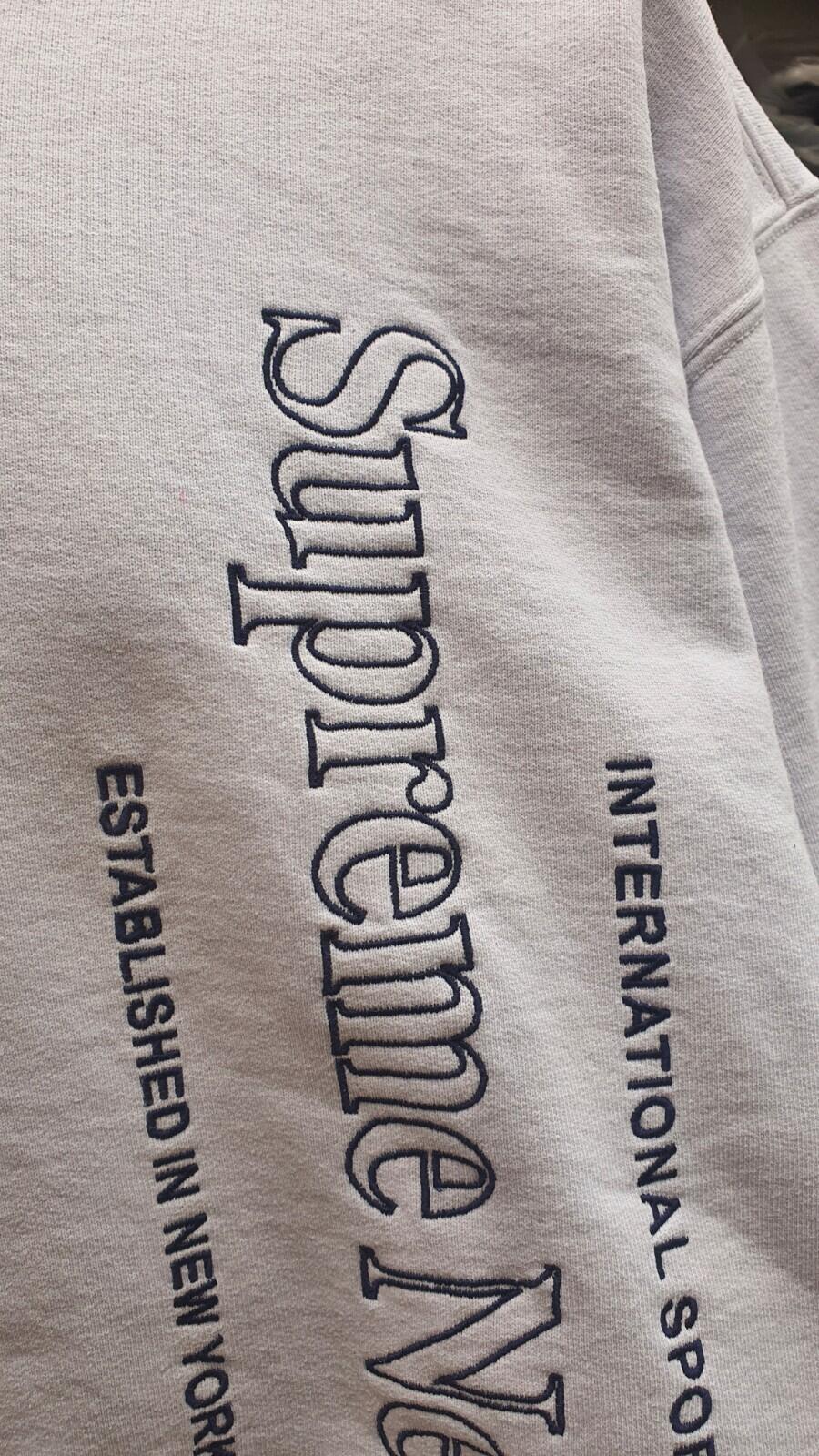 FW20 Supreme Side Logo Crewneck Weiß Größe XL
