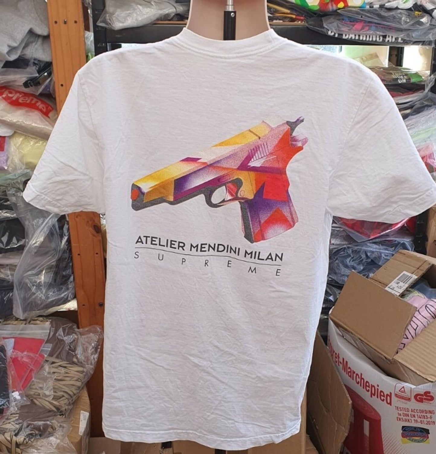 SS16 Supreme Mendini Gun Tee Size L