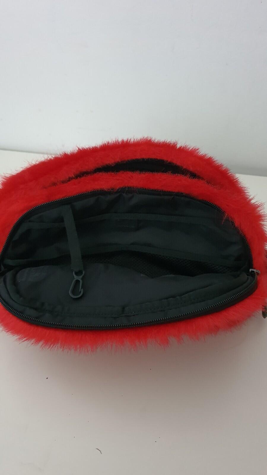 FW20 Supreme x THE NORTH FACE Faux Fur red waist / belt bag