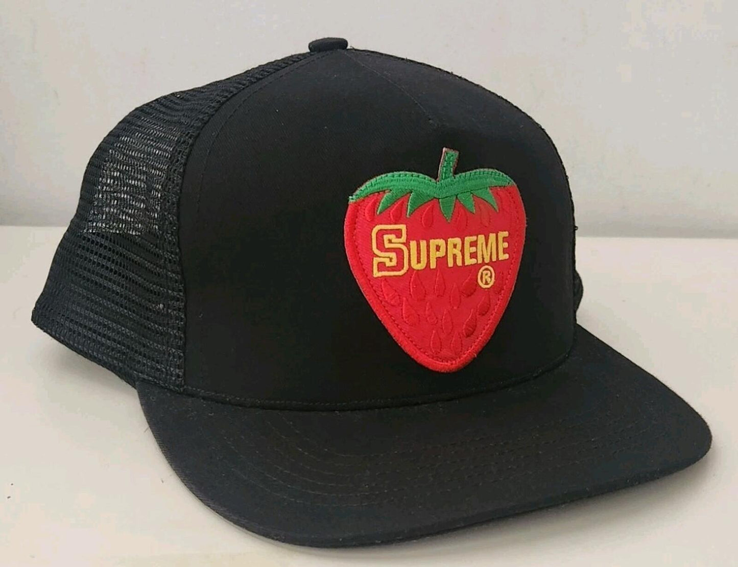 SS17 Supreme Strawberry Mesh Back 5-Panel Cap Schwarz