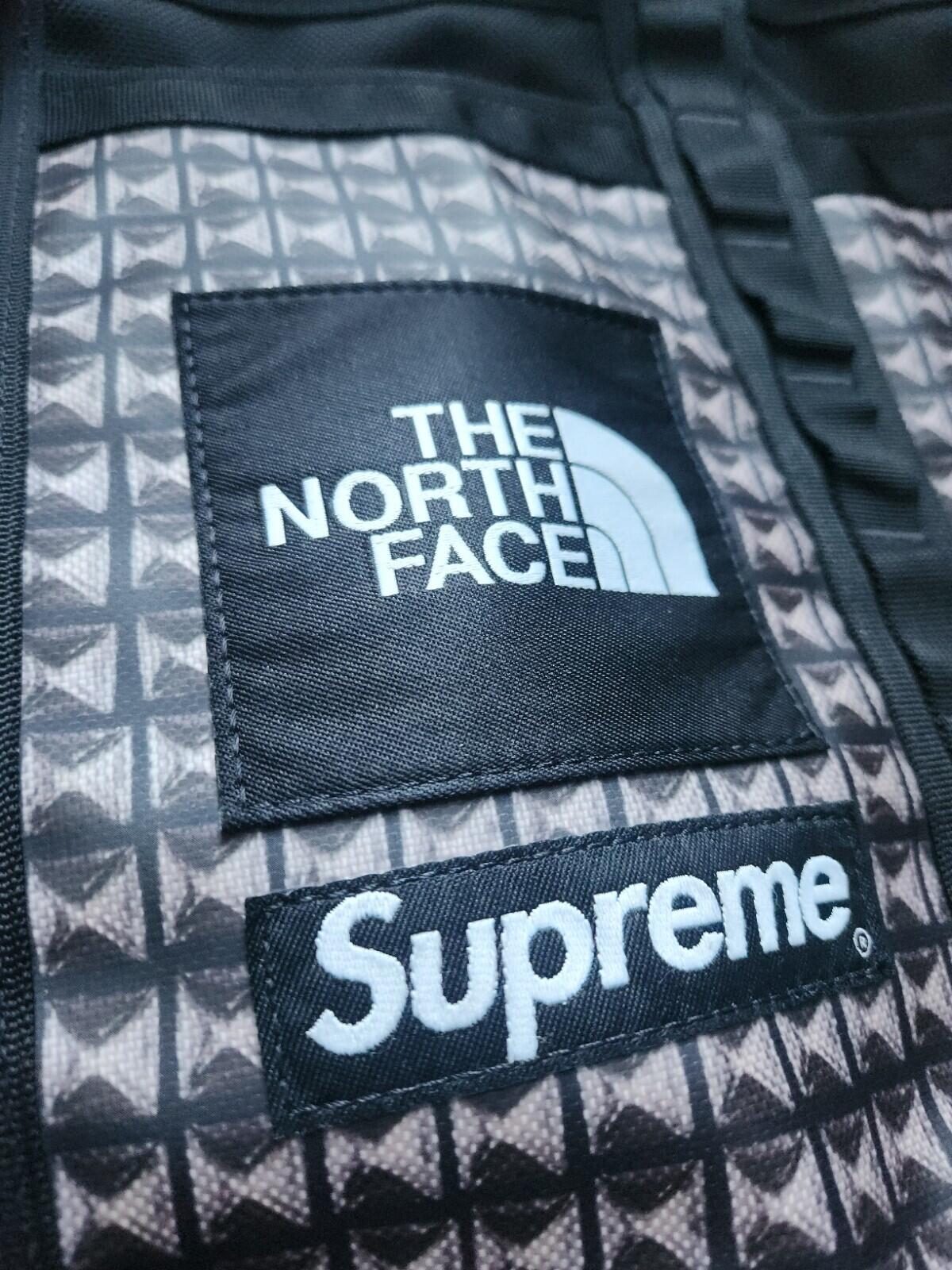Bolso utilitario Studded Explore Supreme x The North Face SS21 TNF