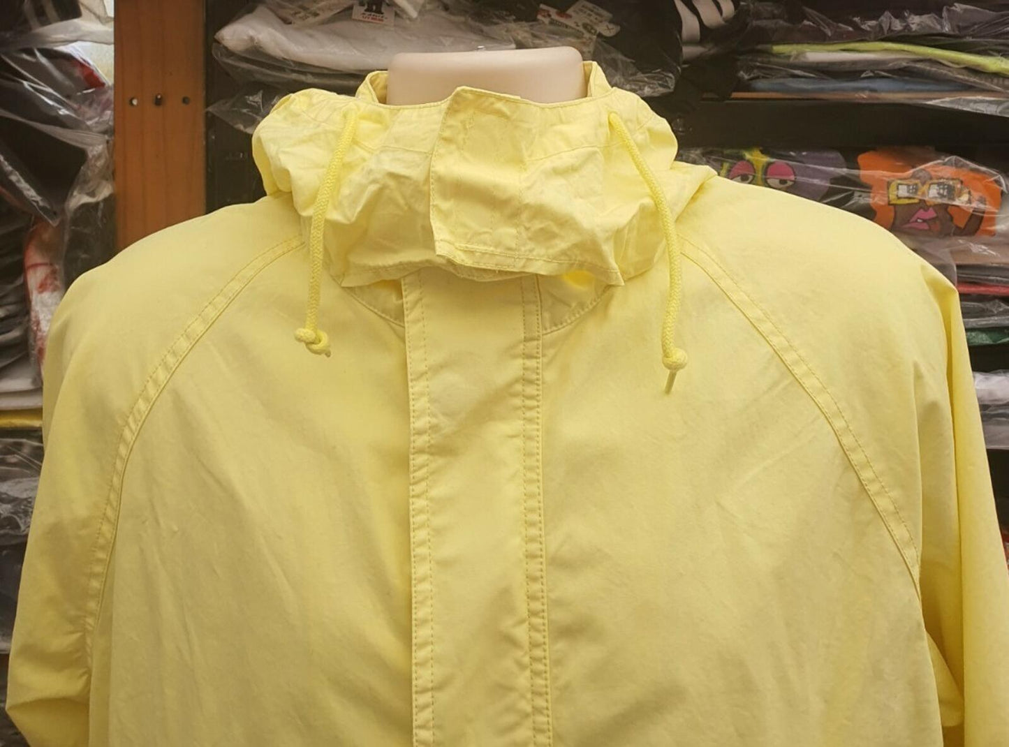 SS20 Supreme Raglan Court Jacke Hellgelb Größe L