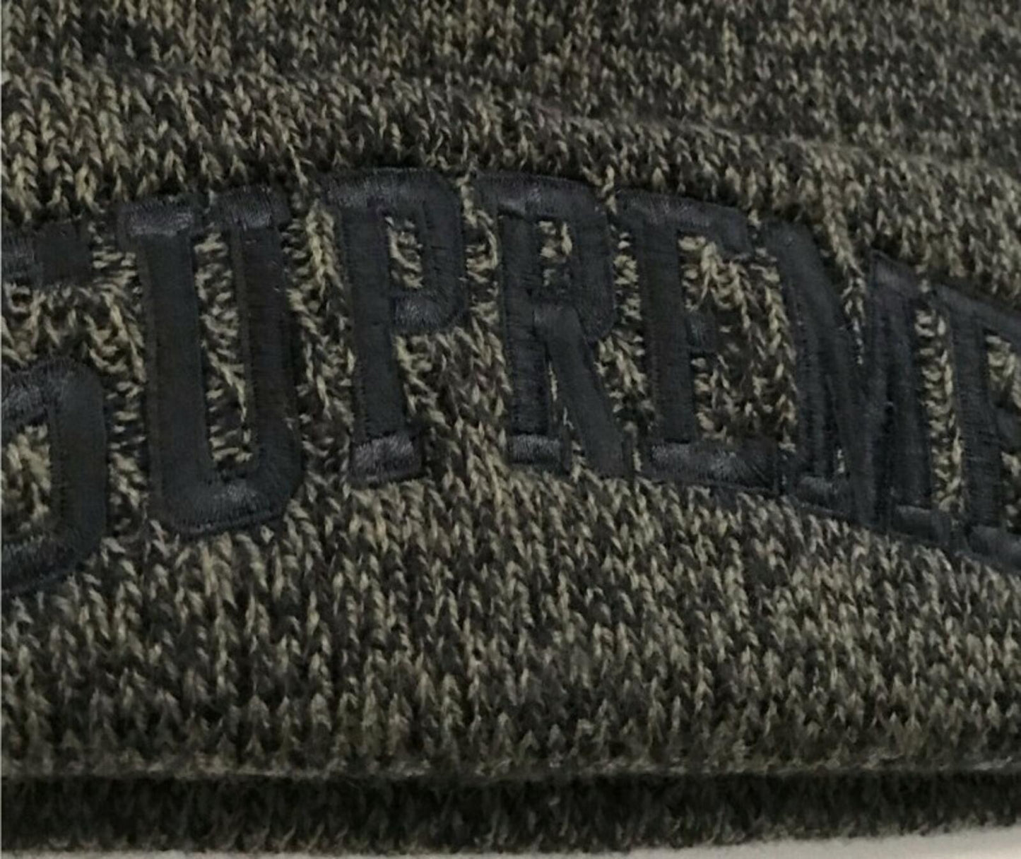 FW16 Supreme Melange beanie olive / black Hat