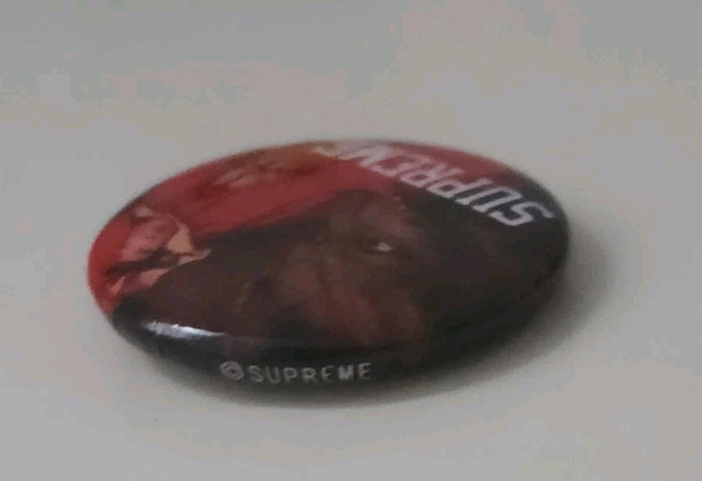 FW14 Supreme Little Red Riding Hood Anstecknadel Schwarz Rot Knopf Vintage 2014 Selten